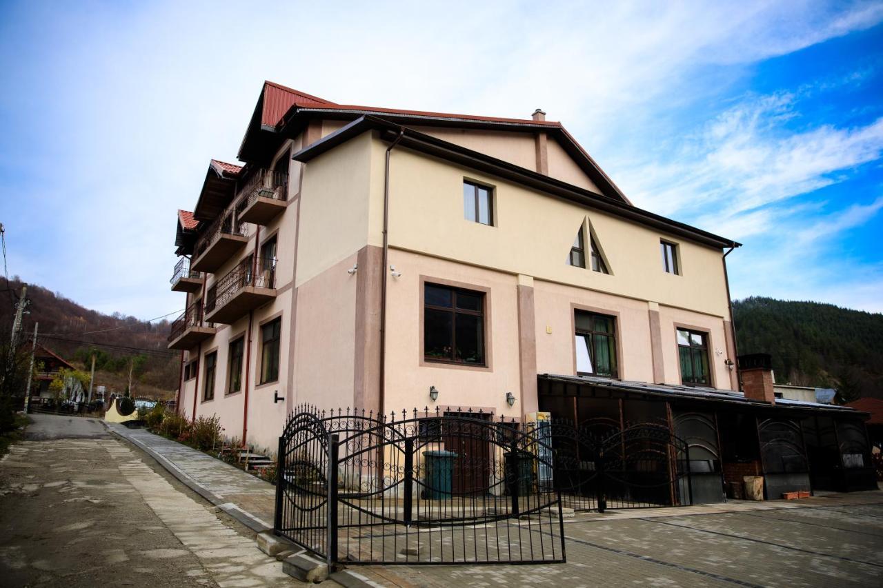 Pensiunea Grande Lepşa Eksteriør bilde